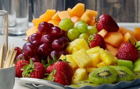 آیا مصرف میوه و قند موجود در آن موجب پوسیدگی می‌شود؟