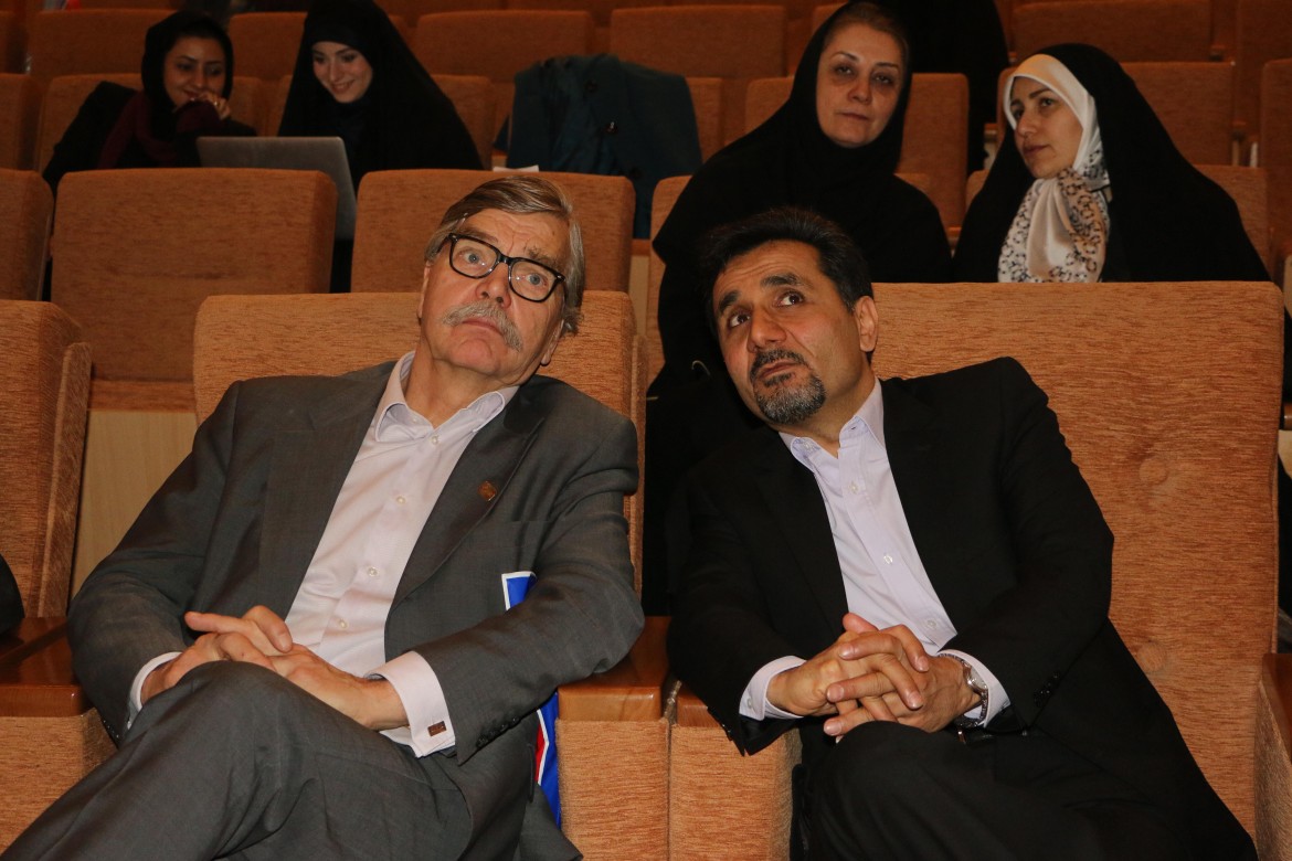 وزارت بهداشت هنوز ما را نپذیرفته است!
