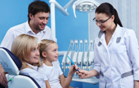 دندانپزشکان چگونه با والدین گفتمان کنند؟