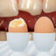 چه عواملی به مینای دندان آسیب می‌زنند؟