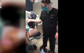 انتشار ویدئوی شیرین‌کاری یک دندانپزشک او را از کار بی‌کار کرد!