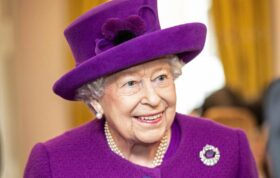 ملکه ۹۳ساله راز لبخند اشرافی‌اش را فاش کرد