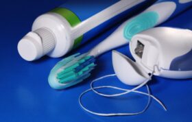 ممنوعیت خرید نخ دندان، خمیردندان و دندان مصنوعی خارجی برای دستگاه‌های دولتی