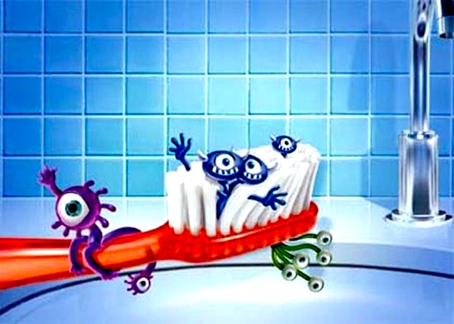 مسواک، خانه۱۰۰میلیون باکتری!