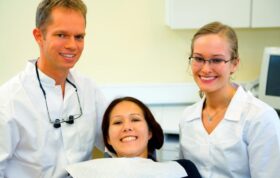 ۶توصیه‌ کلیدی به آدم‌های «با کلاس» هنگام مراجعه به دندانپزشکی!