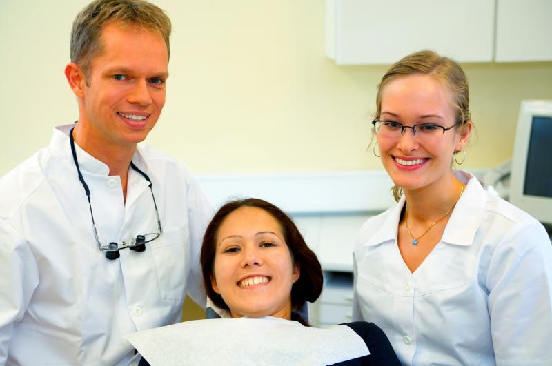 ۶توصیه‌ کلیدی به آدم‌های «با کلاس» هنگام مراجعه به دندانپزشکی!