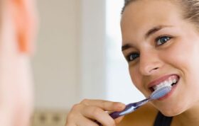 آیا بهداشت ضعیف دهان‌ خطر ابتلا به کووید-۱۹ را افزایش می‌دهد؟